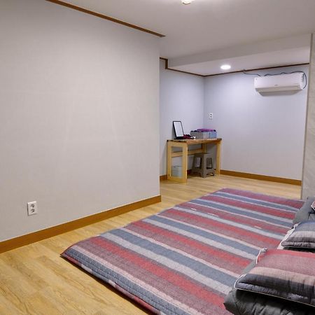 Guma Modern Hanokstay Daegu Exterior photo