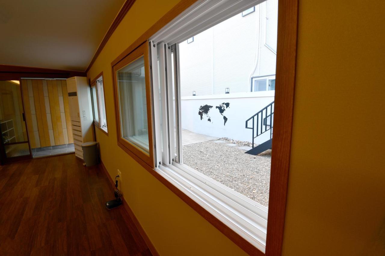 Guma Modern Hanokstay Daegu Exterior photo
